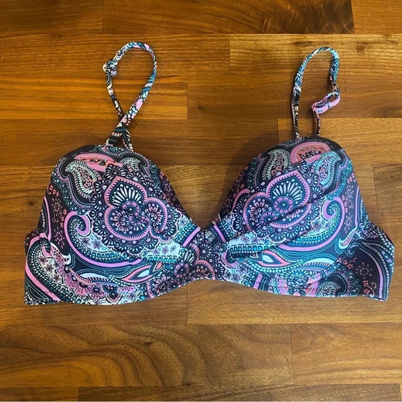 NWT RAISINS CURVE Trendy Printed Bikini Top Large - Picture 2 of 4
